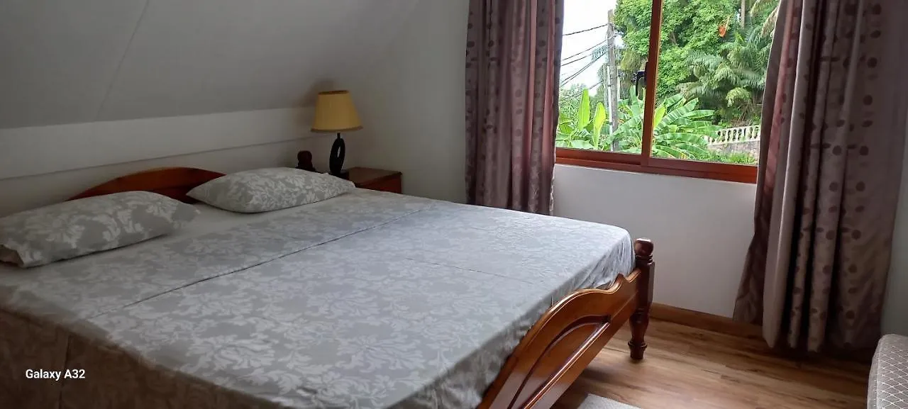 Loversnest Self Catering Anse aux Pins Konukevi